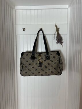 Dooney & Bourke tote